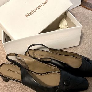 Sz 10 NIB Naturalizer heels